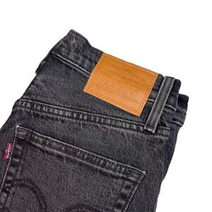 Levis Jeans Women black Denim High rise Ribcage Straight button Size 25x27 EUC